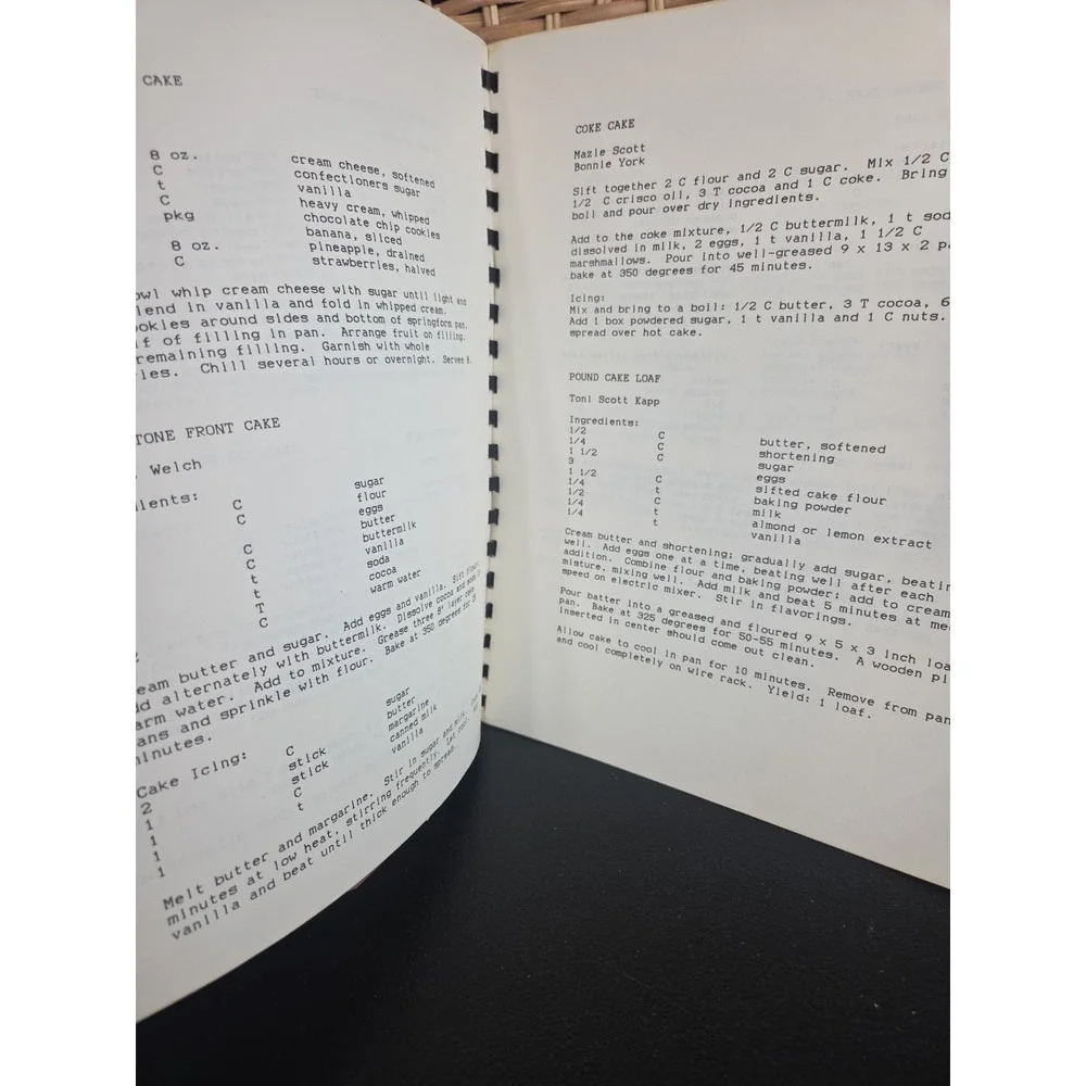 The Carolina‎ Memorial Baptist Church Cook Book Thomasville, NC Acteens 1988